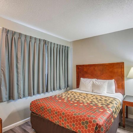 Econo Lodge Inn & Suites Yreka Zewnętrze zdjęcie