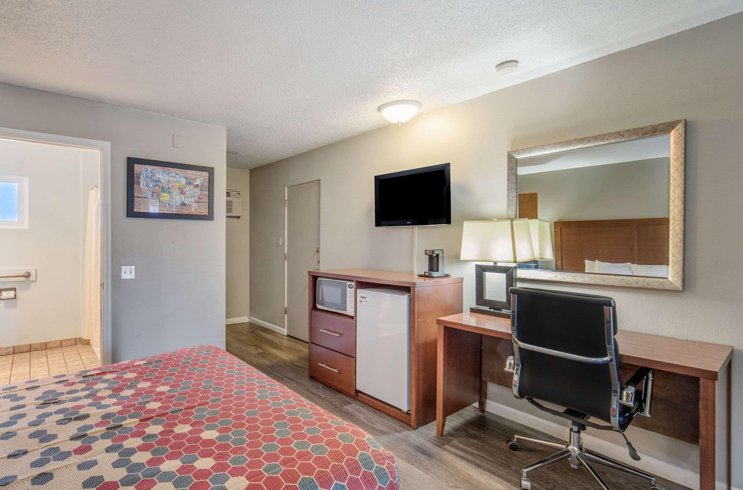 Econo Lodge Inn & Suites Yreka Zewnętrze zdjęcie