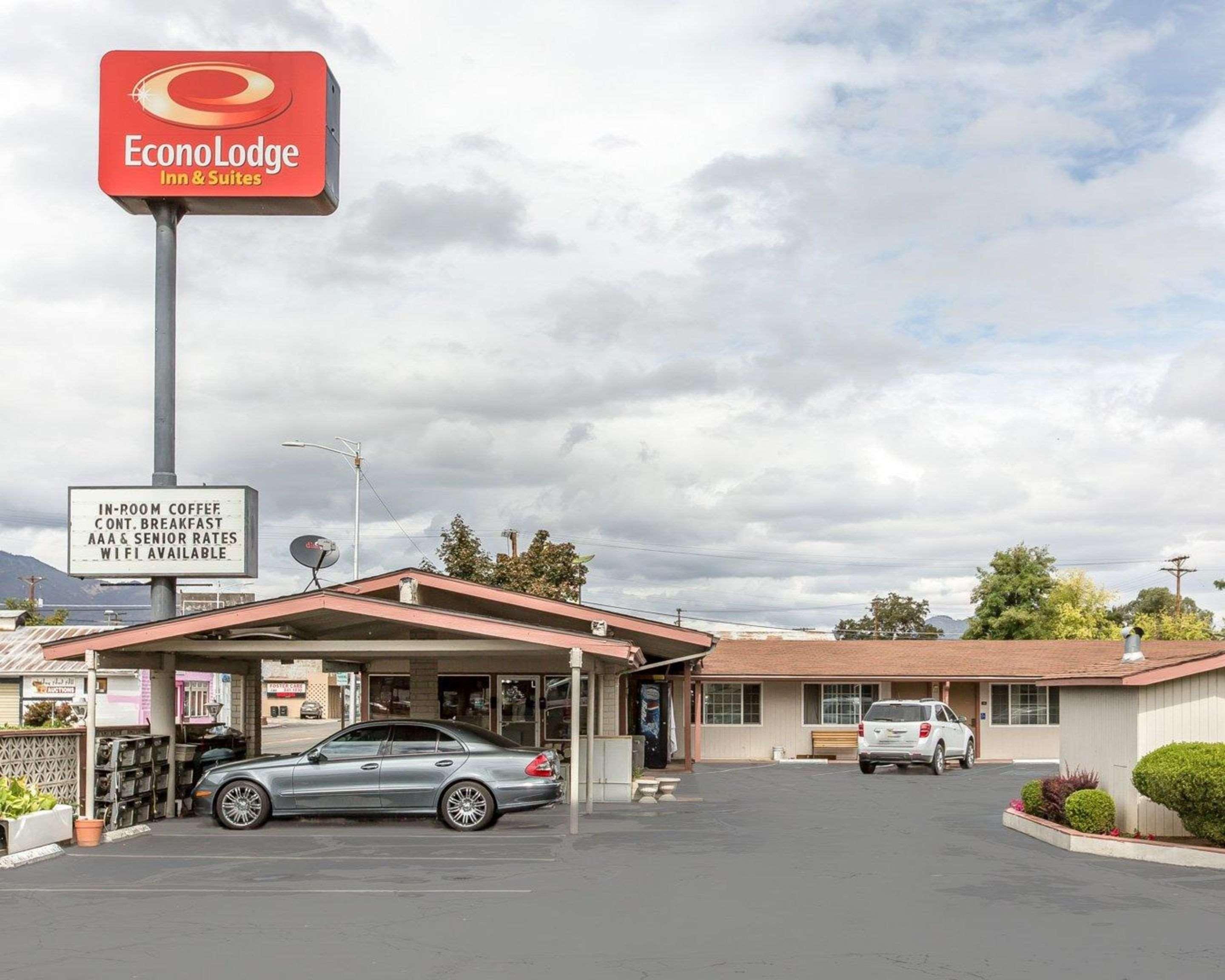Econo Lodge Inn & Suites Yreka Zewnętrze zdjęcie