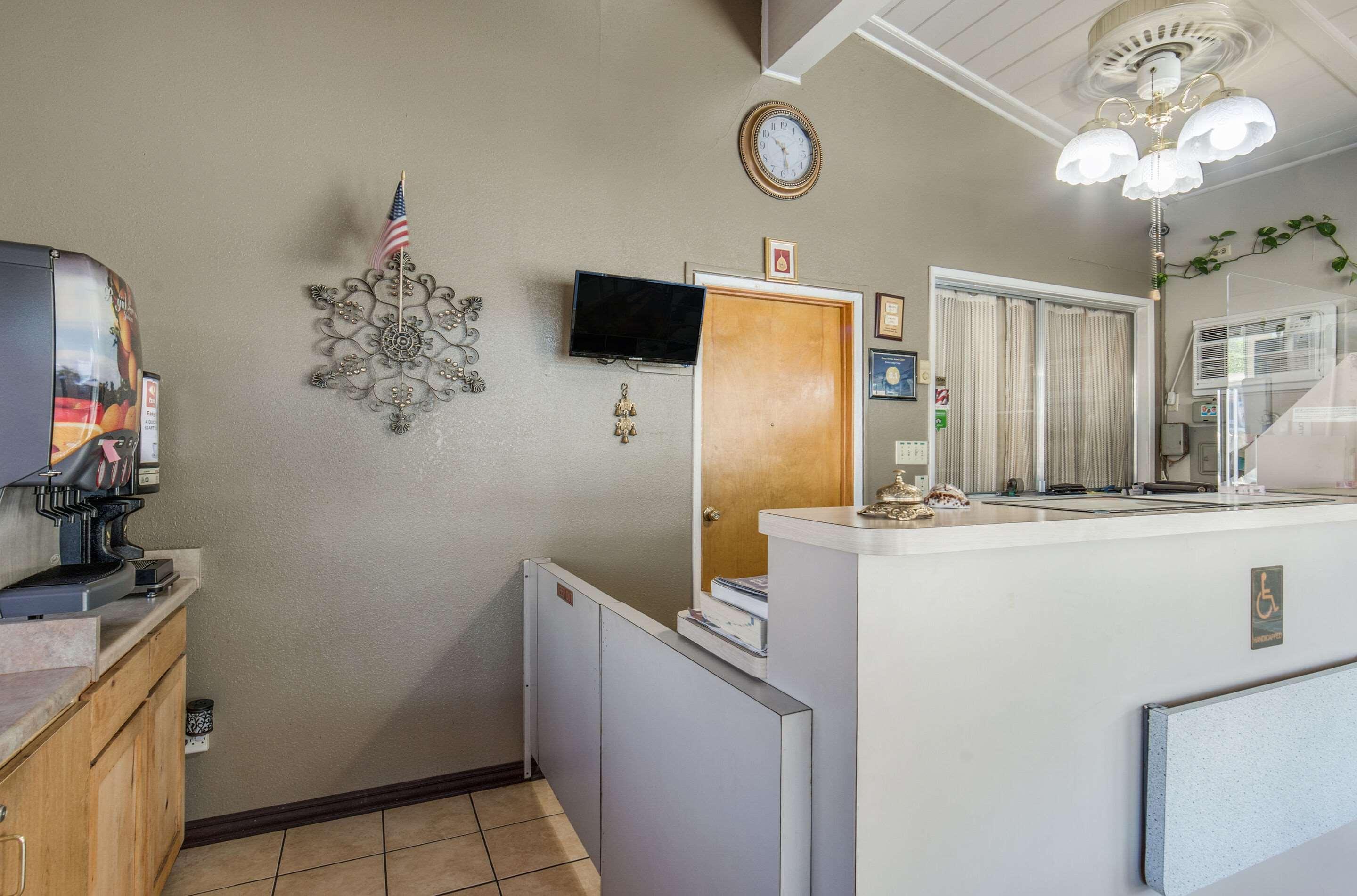 Econo Lodge Inn & Suites Yreka Zewnętrze zdjęcie
