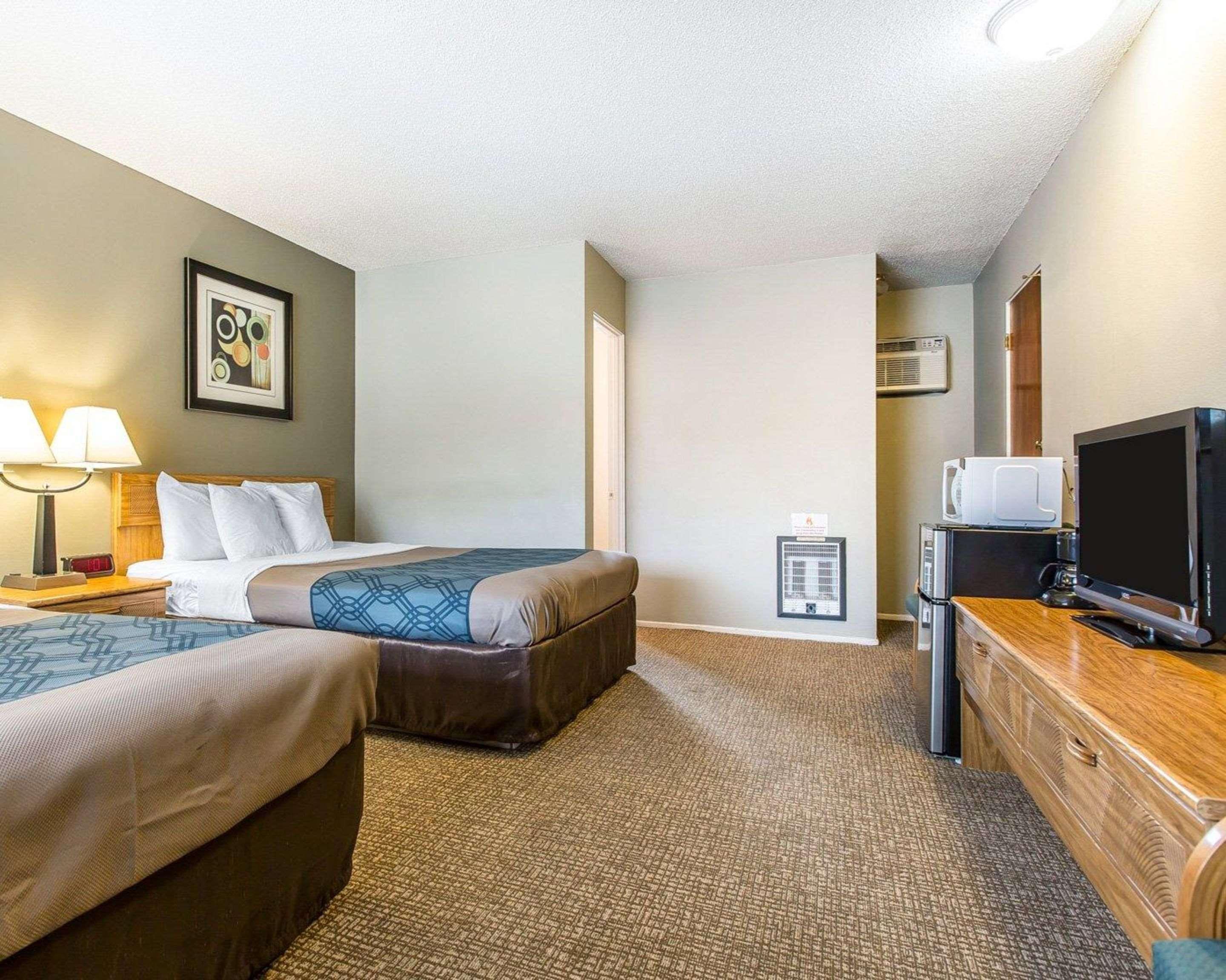 Econo Lodge Inn & Suites Yreka Zewnętrze zdjęcie