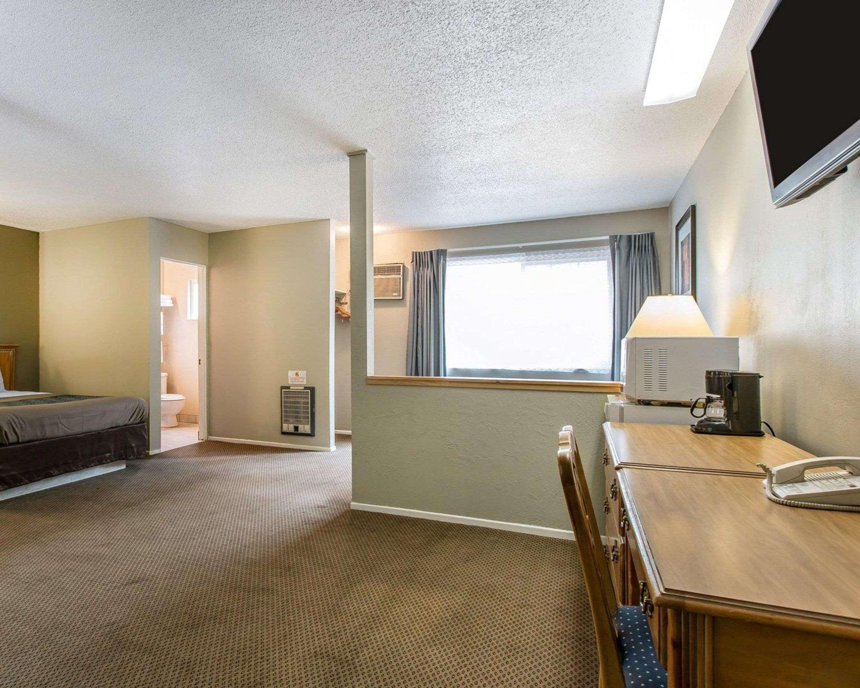 Econo Lodge Inn & Suites Yreka Zewnętrze zdjęcie