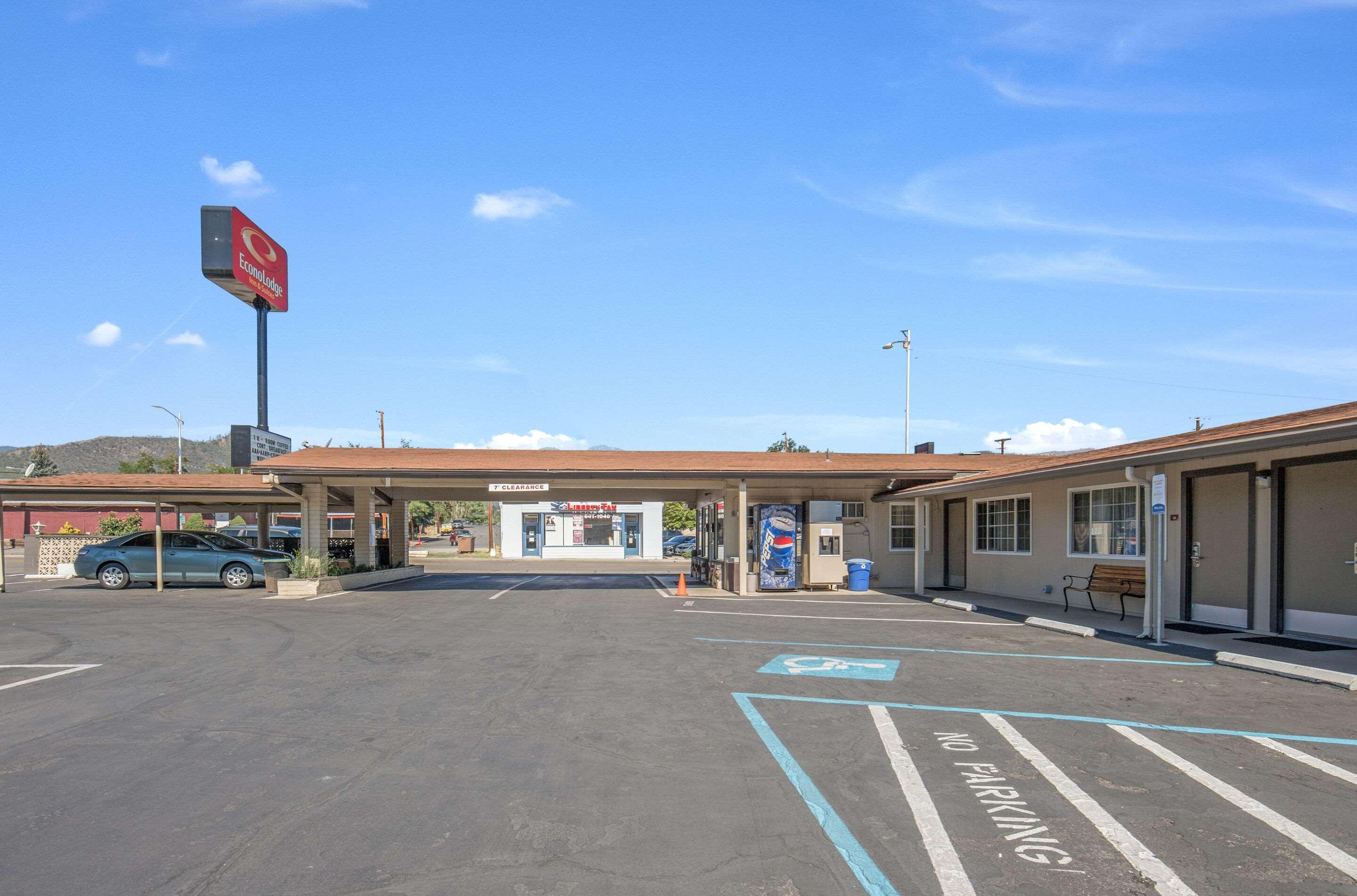 Econo Lodge Inn & Suites Yreka Zewnętrze zdjęcie