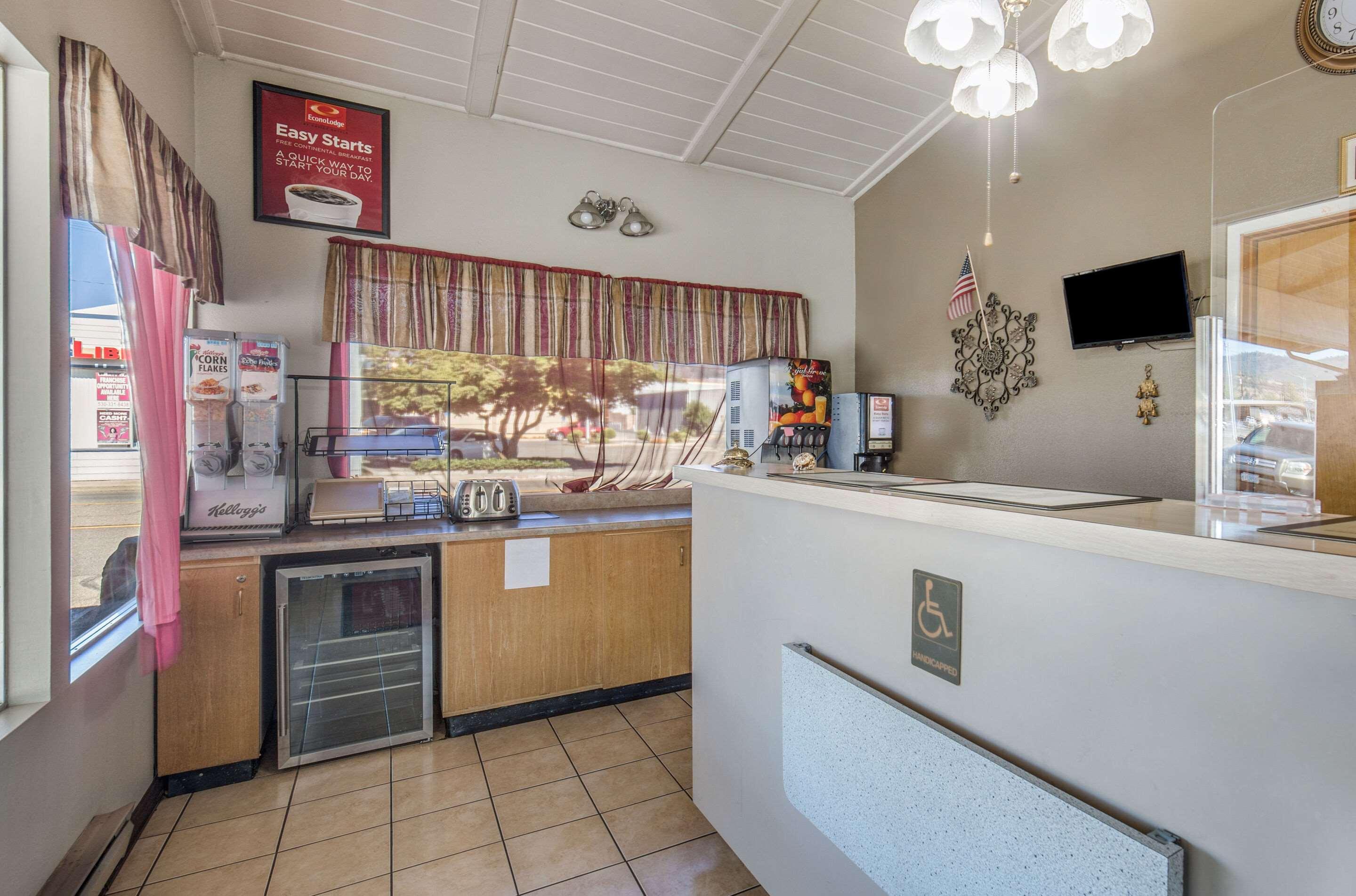 Econo Lodge Inn & Suites Yreka Zewnętrze zdjęcie