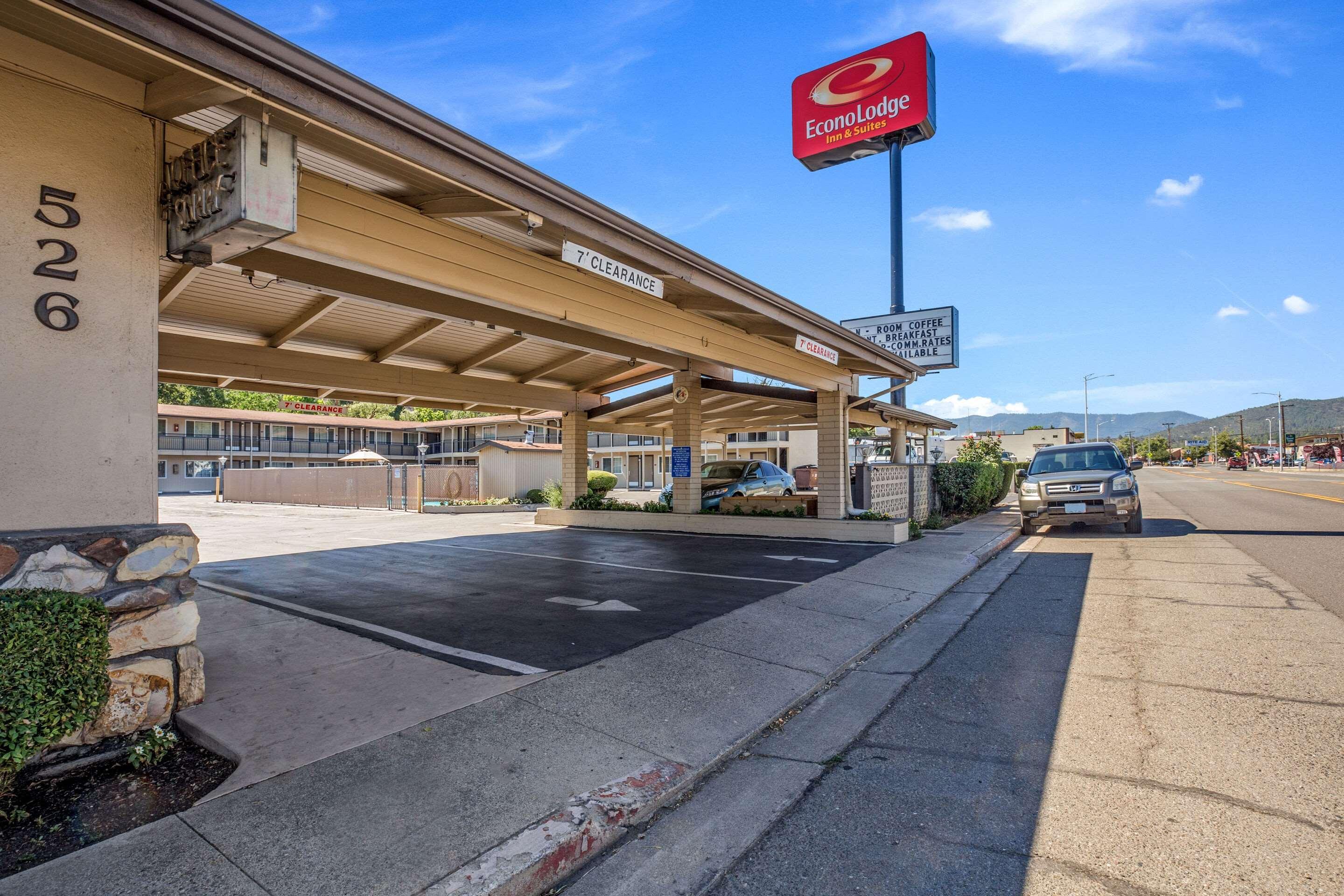 Econo Lodge Inn & Suites Yreka Zewnętrze zdjęcie