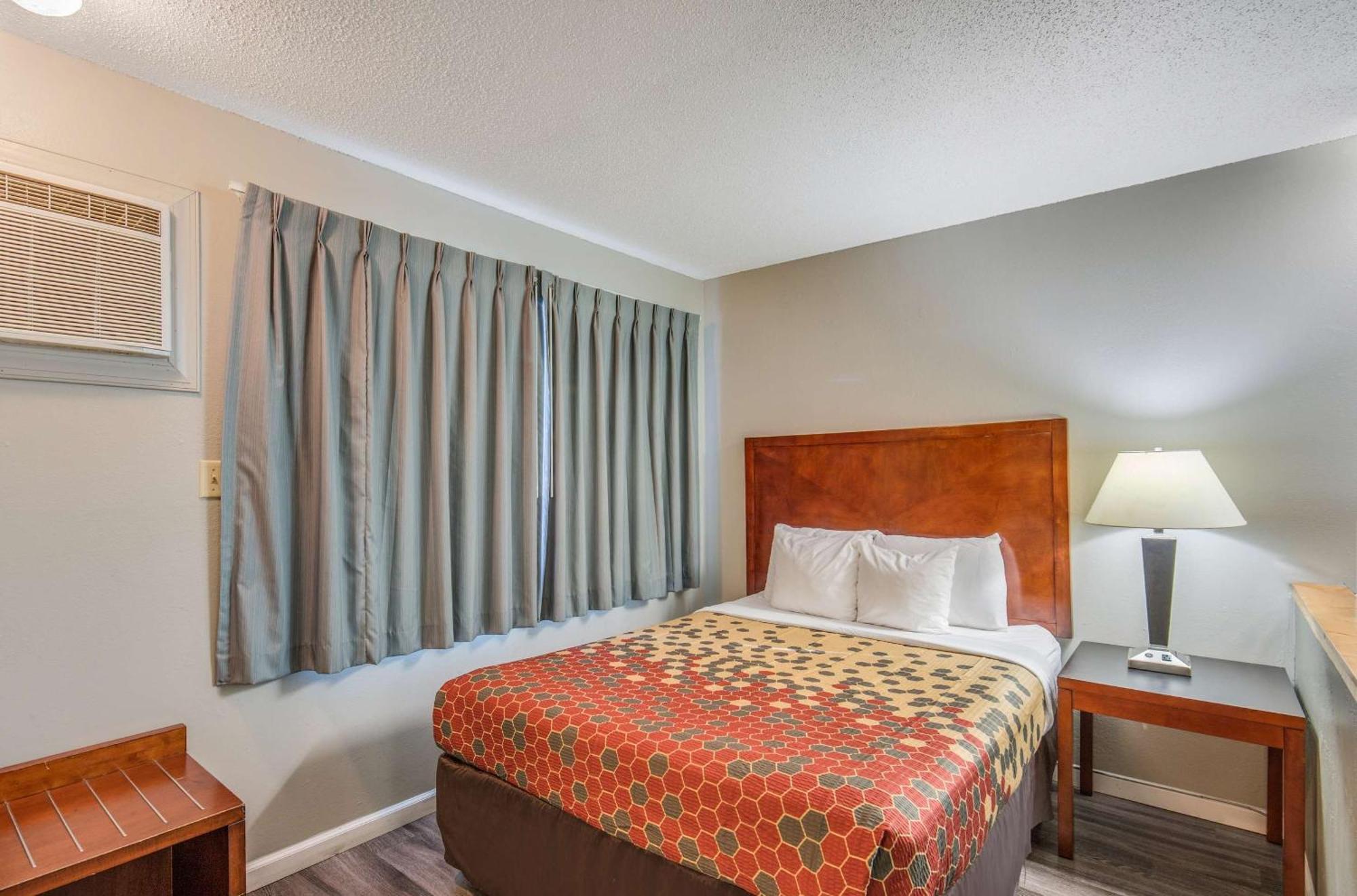 Econo Lodge Inn & Suites Yreka Zewnętrze zdjęcie