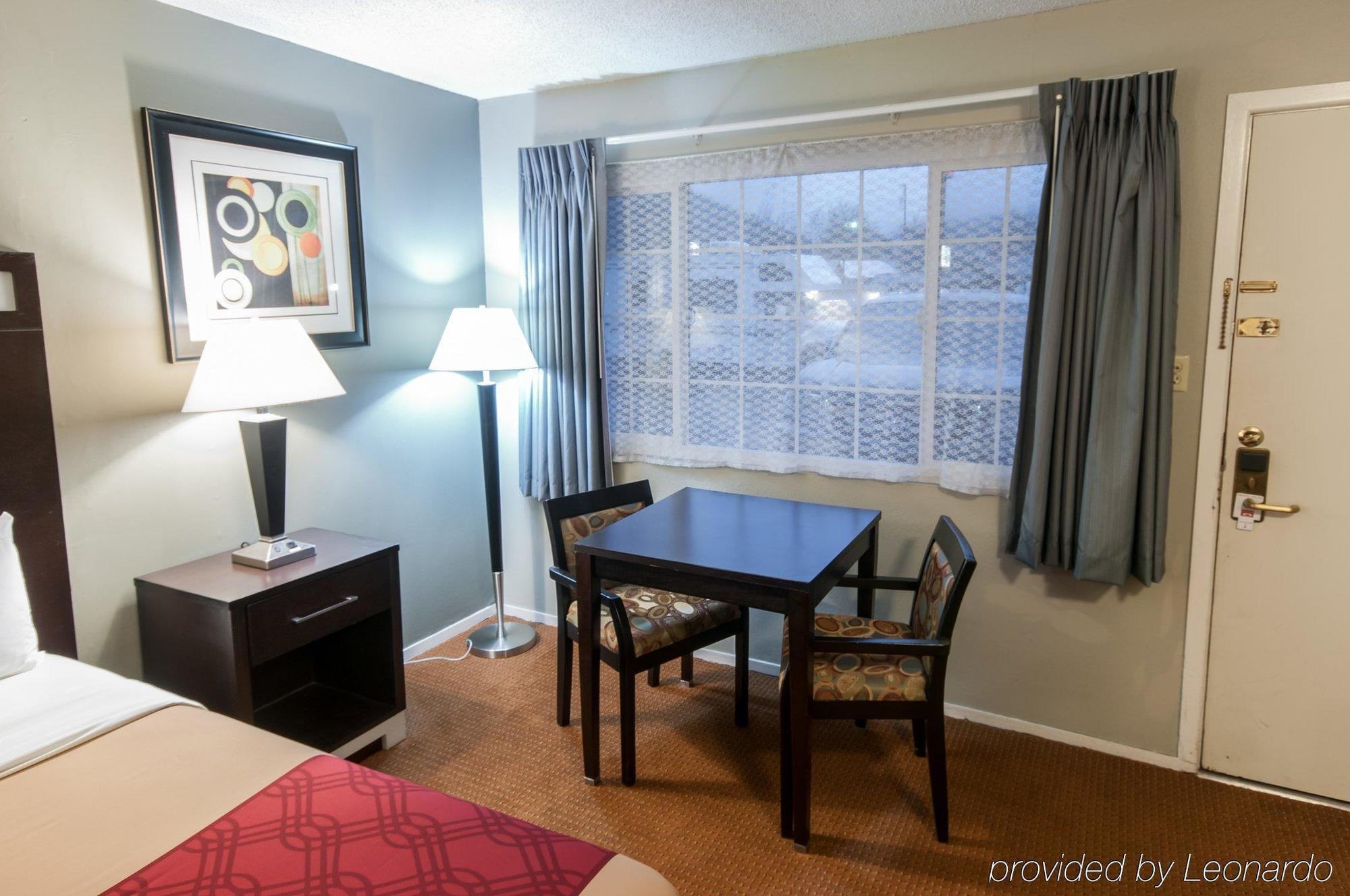 Econo Lodge Inn & Suites Yreka Zewnętrze zdjęcie